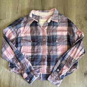 American Eagle Cropped Pink and Blue Flannel Shirt